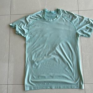 Baby blue lululemon metal vent short sleeve shirt